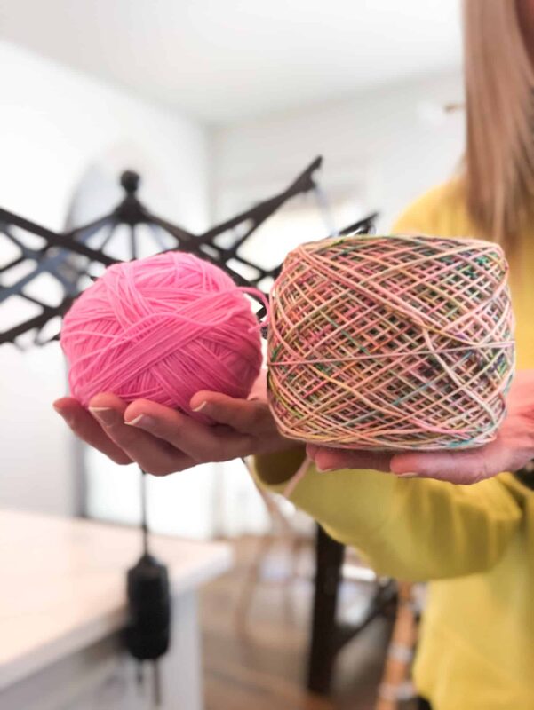 How to roll yarn into a ball - 3 super easy methods for beginners
